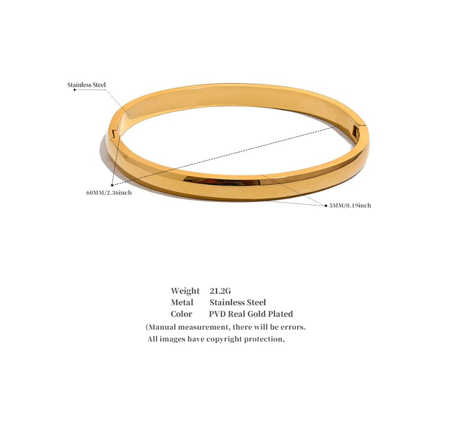 Geometric bracelet in gold-plated stainless steel.