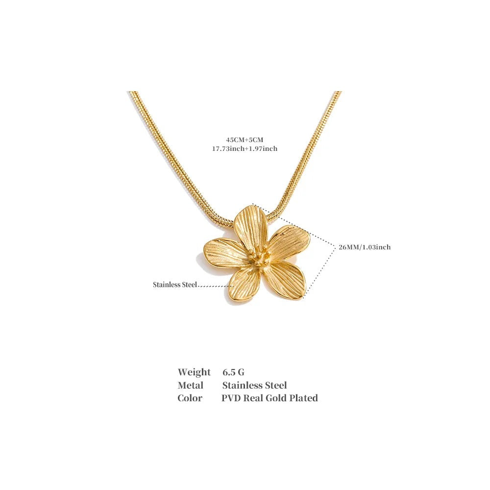 Flower necklace in gold-plated stainless steel.