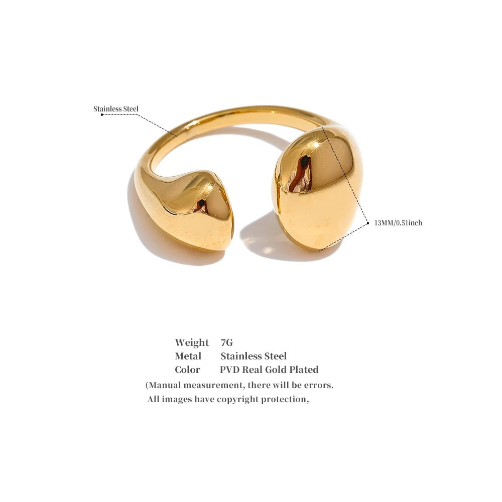 Minimalist geometric ring in gold-plated stainless steel.
