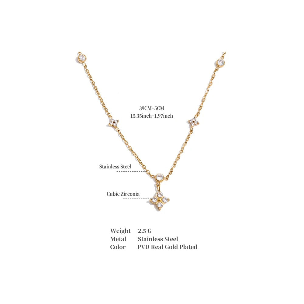Cubic zirconia flower necklace in gold-plated stainless steel with cubic zirconia.