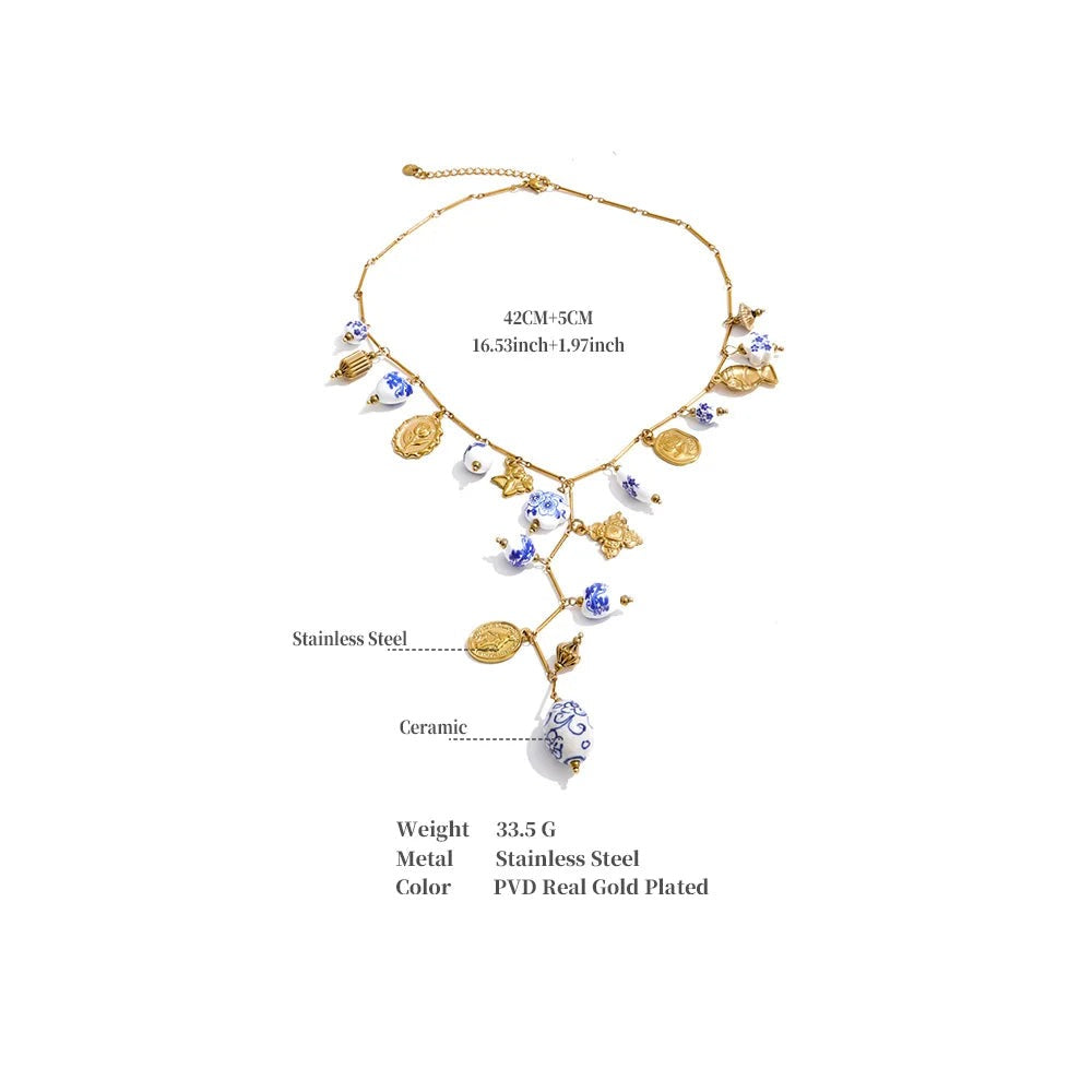 Heart flower necklace in gold-plated stainless steel.