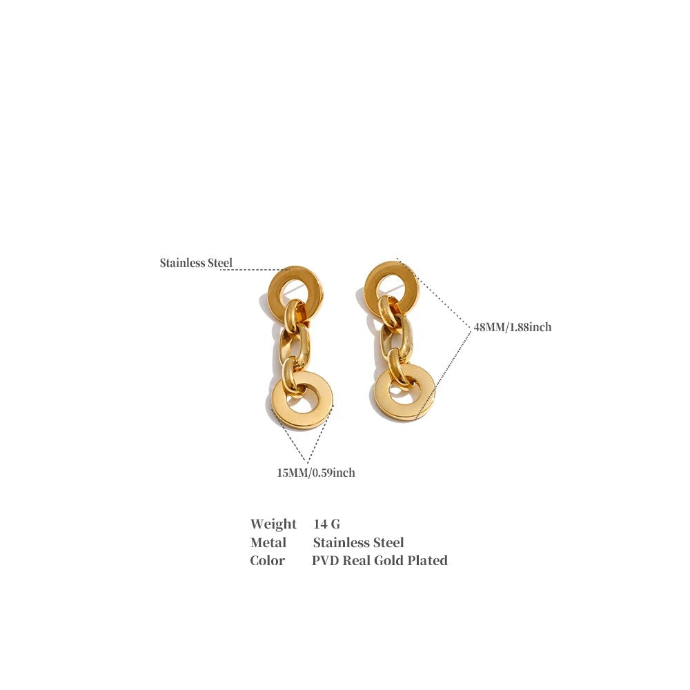 Geometric chain earrings in gold-plated stainless steel.