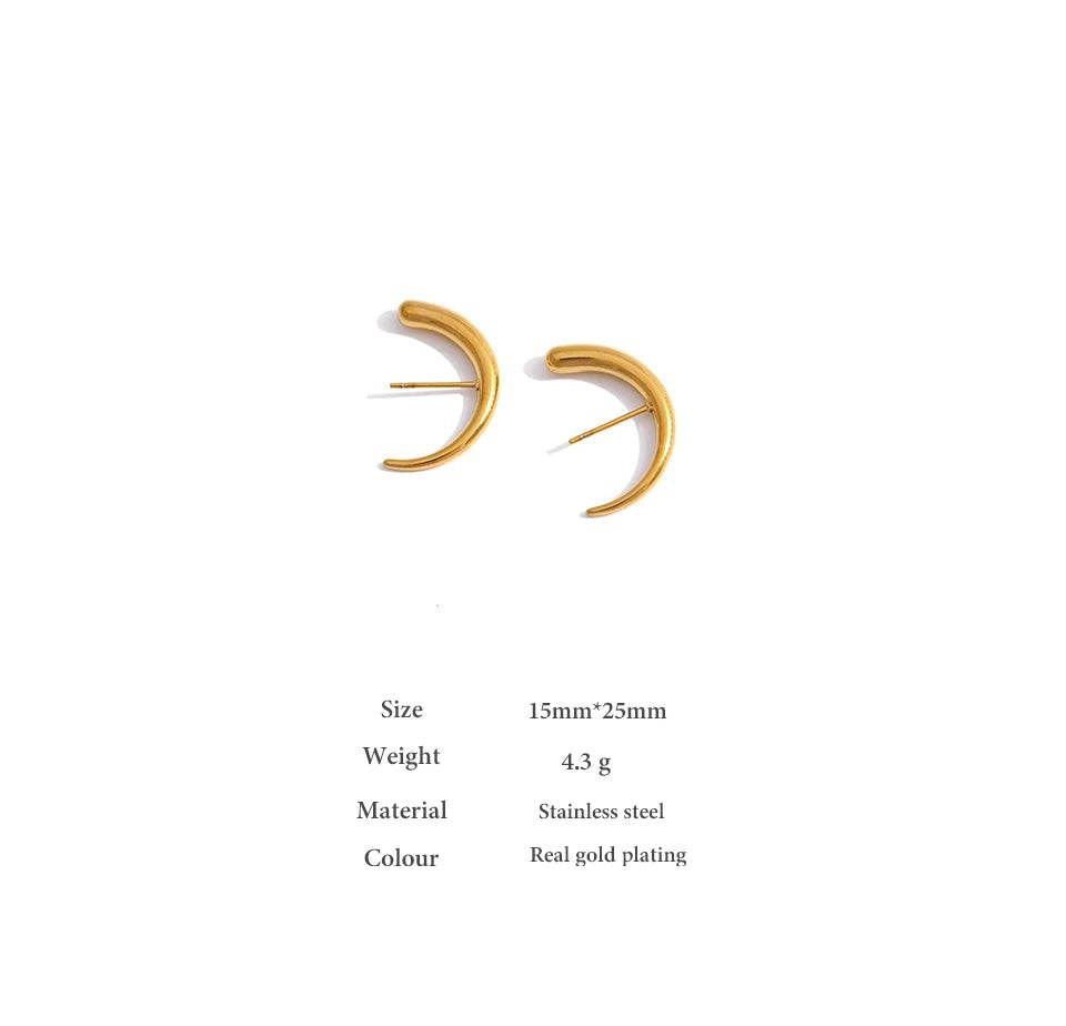 Geometric earrings in gold-plated stainless steel.