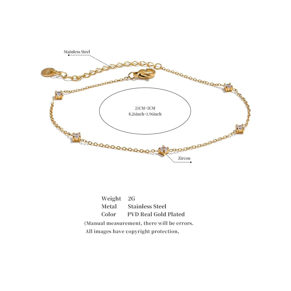 Cubic zirconia geometric necklace in gold-plated stainless steel with cubic zirconia.