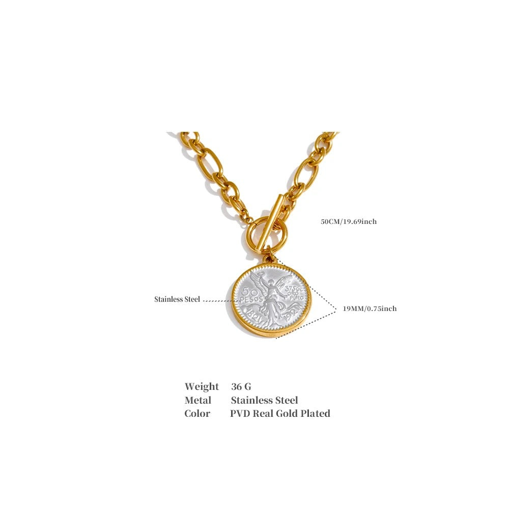 Geometric necklace in gold-plated stainless steel.