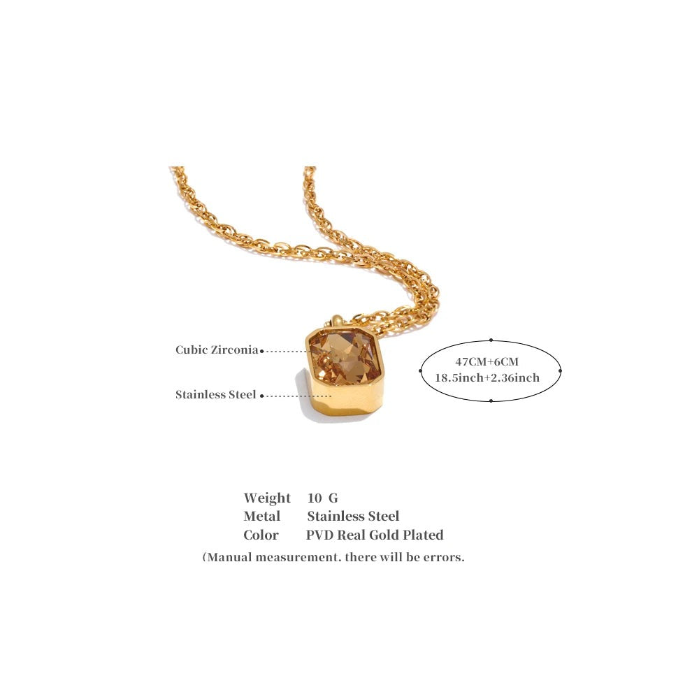 Cubic zirconia geometric necklace in gold-plated stainless steel with cubic zirconia.