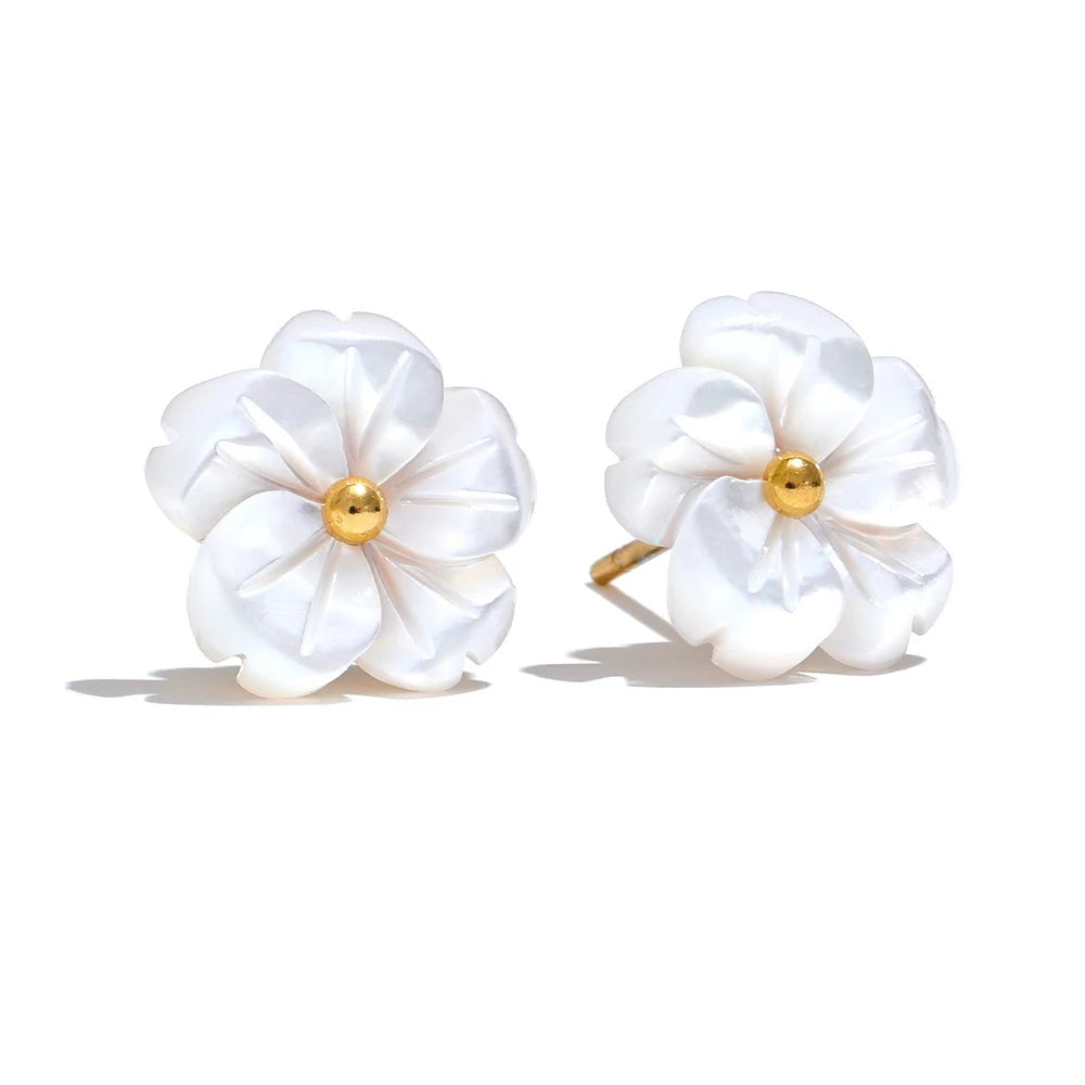Gold-plated stainless steel earrings with shell.