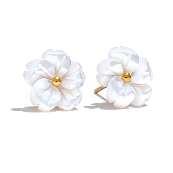 Gold-plated stainless steel earrings with shell.