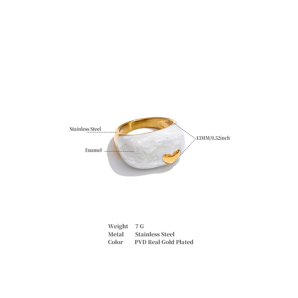 White enamel heart ring in 18K gold-plated stainless steel with enamel.