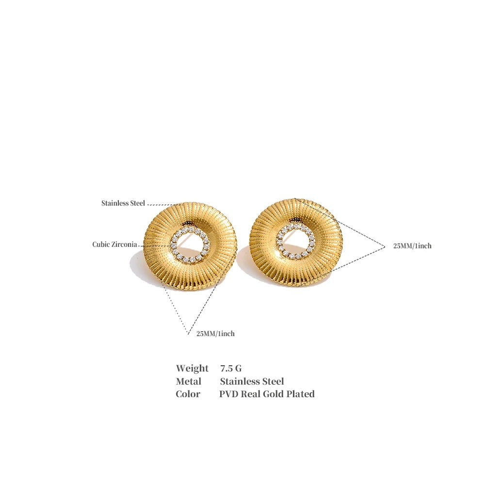 Cubic zirconia geometric earrings in gold-plated stainless steel with cubic zirconia.