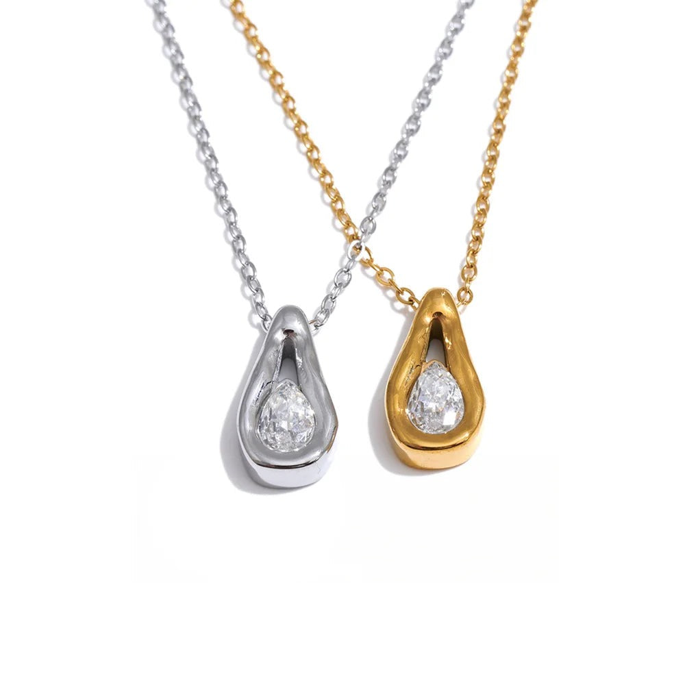 Gold-plated stainless steel necklace with cubic zirconia drops.