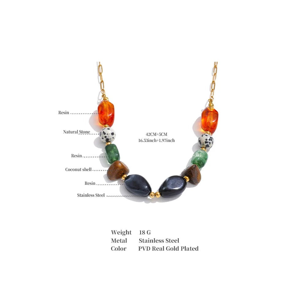 Resin natural stone beaded necklace in gold-plated stainless steel with natural stone and resin.