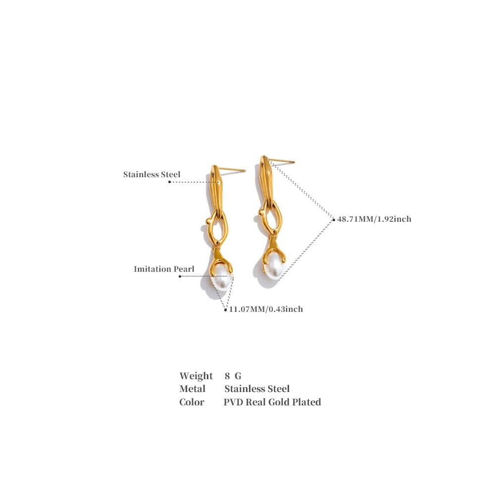 Pearl geometric earrings in gold-plated stainless steel with pearl.