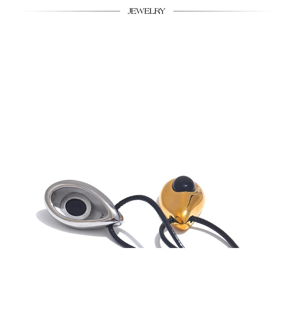 Natural stone geometric necklace in gold-plated stainless steel with natural stone.