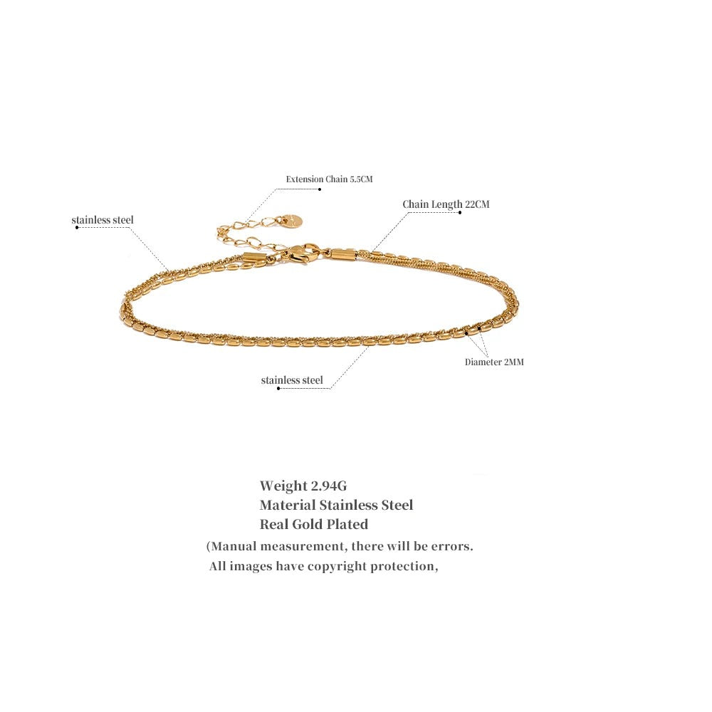 Geometric chain layered necklace in gold-plated stainless steel.