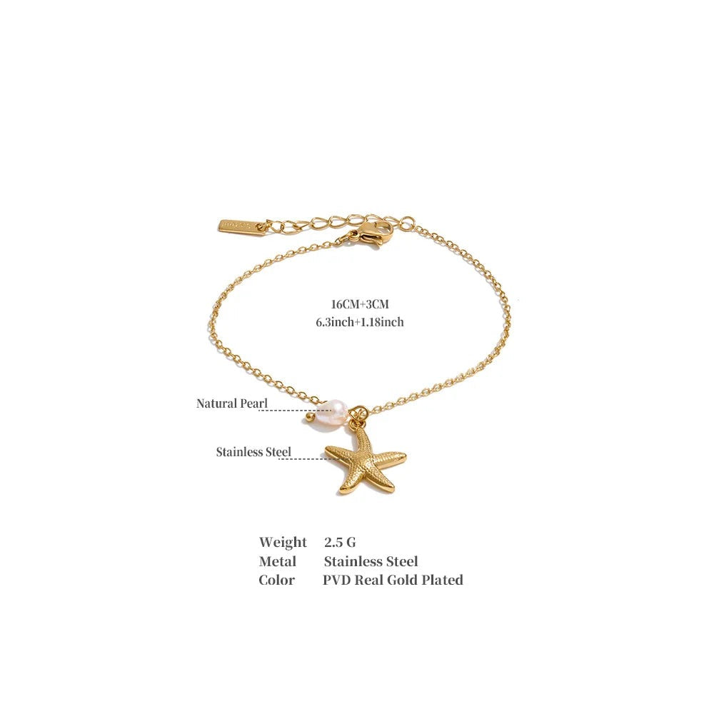 Freshwater pearl star geometric bracelet in gold-plated stainless steel with freshwater pearl.