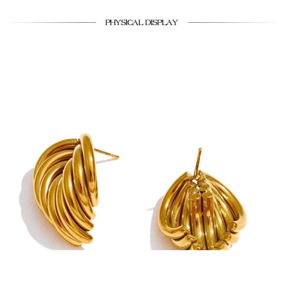 Geometric earrings in gold-plated stainless steel.