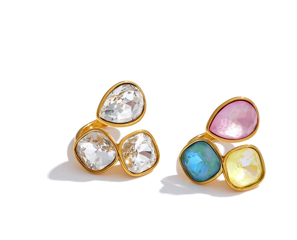 Crystal multi-color geometric ring in 18K gold-plated stainless steel with crystal.