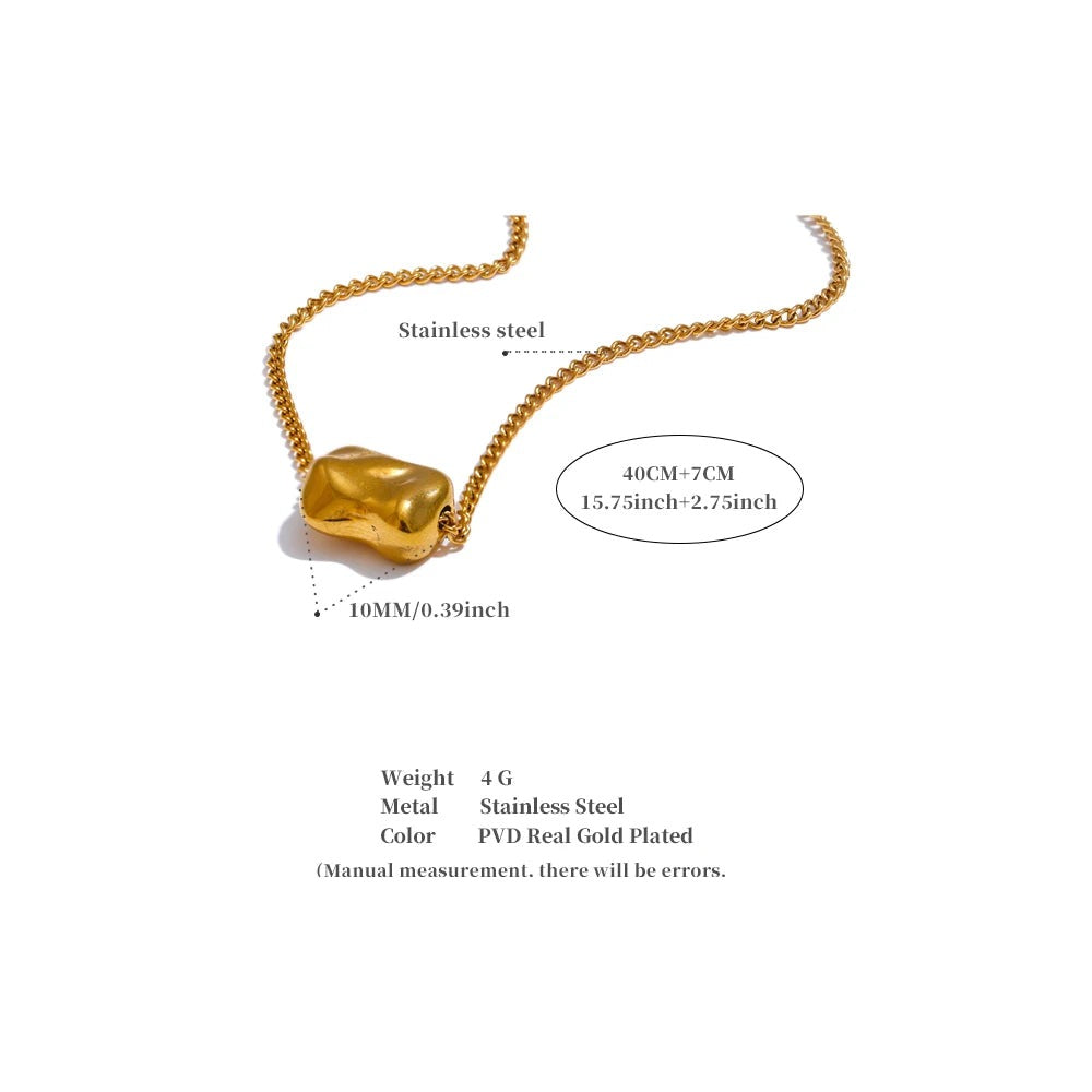Hammered geometric necklace in gold-plated stainless steel.