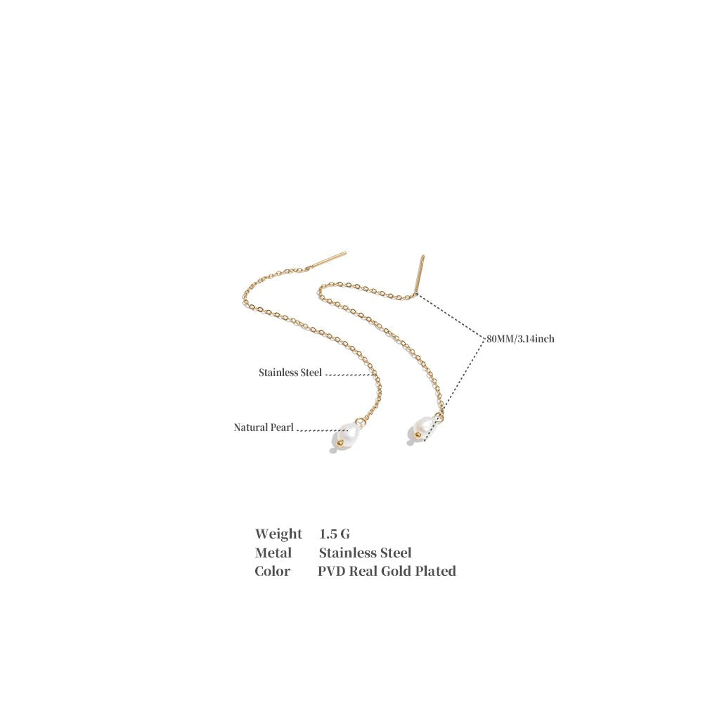 Freshwater pearl geometric chain earrings in gold-plated stainless steel with freshwater pearl.