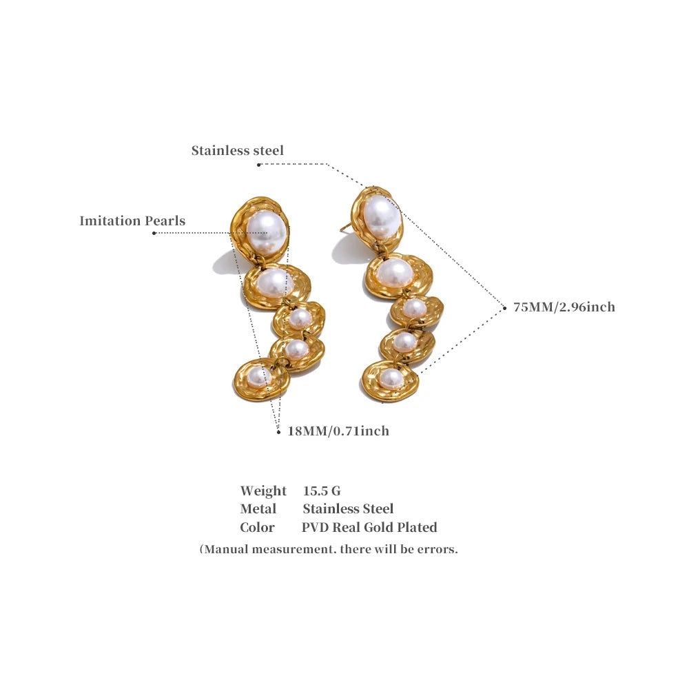 Pearl geometric earrings in gold-plated stainless steel with pearl.