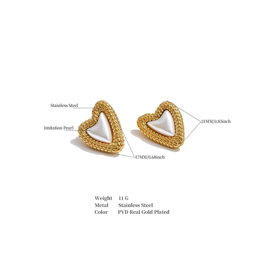 Pearl heart earrings in gold-plated stainless steel with pearl.