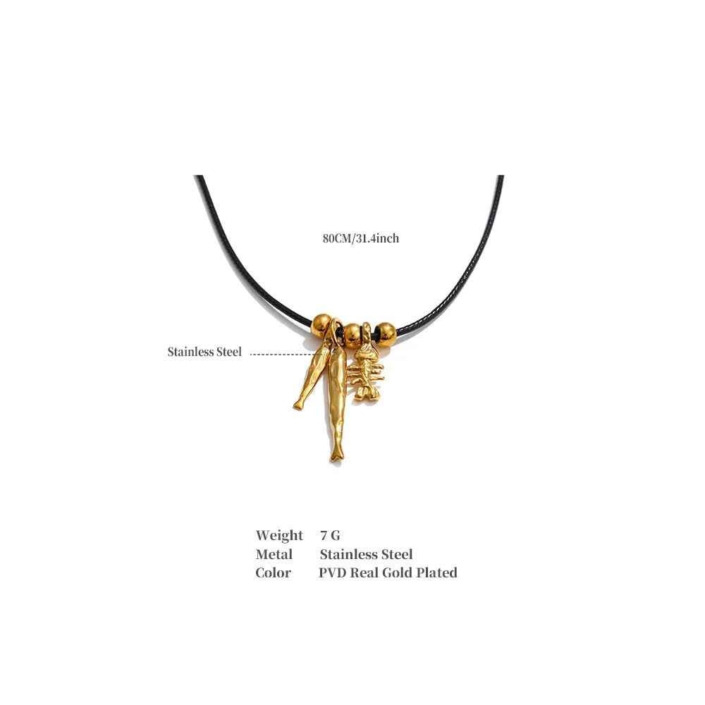 Geometric chain necklace in gold-plated stainless steel.