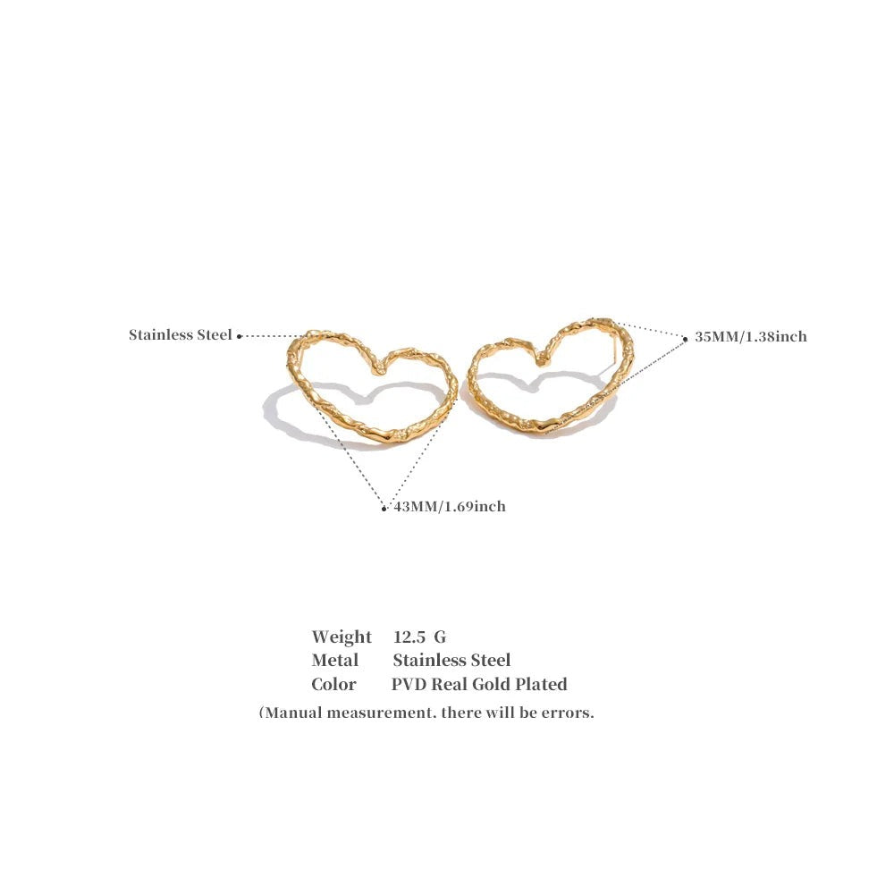 Heart minimalist earrings in gold-plated stainless steel.