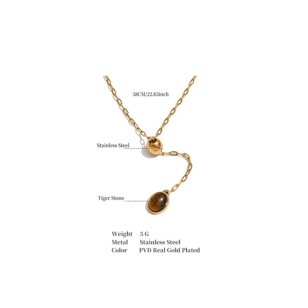 Shell natural stone geometric necklace in gold-plated stainless steel with natural stone and shell.
