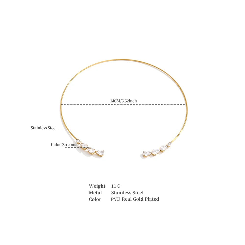 Cubic zirconia geometric necklace in gold-plated stainless steel with cubic zirconia.