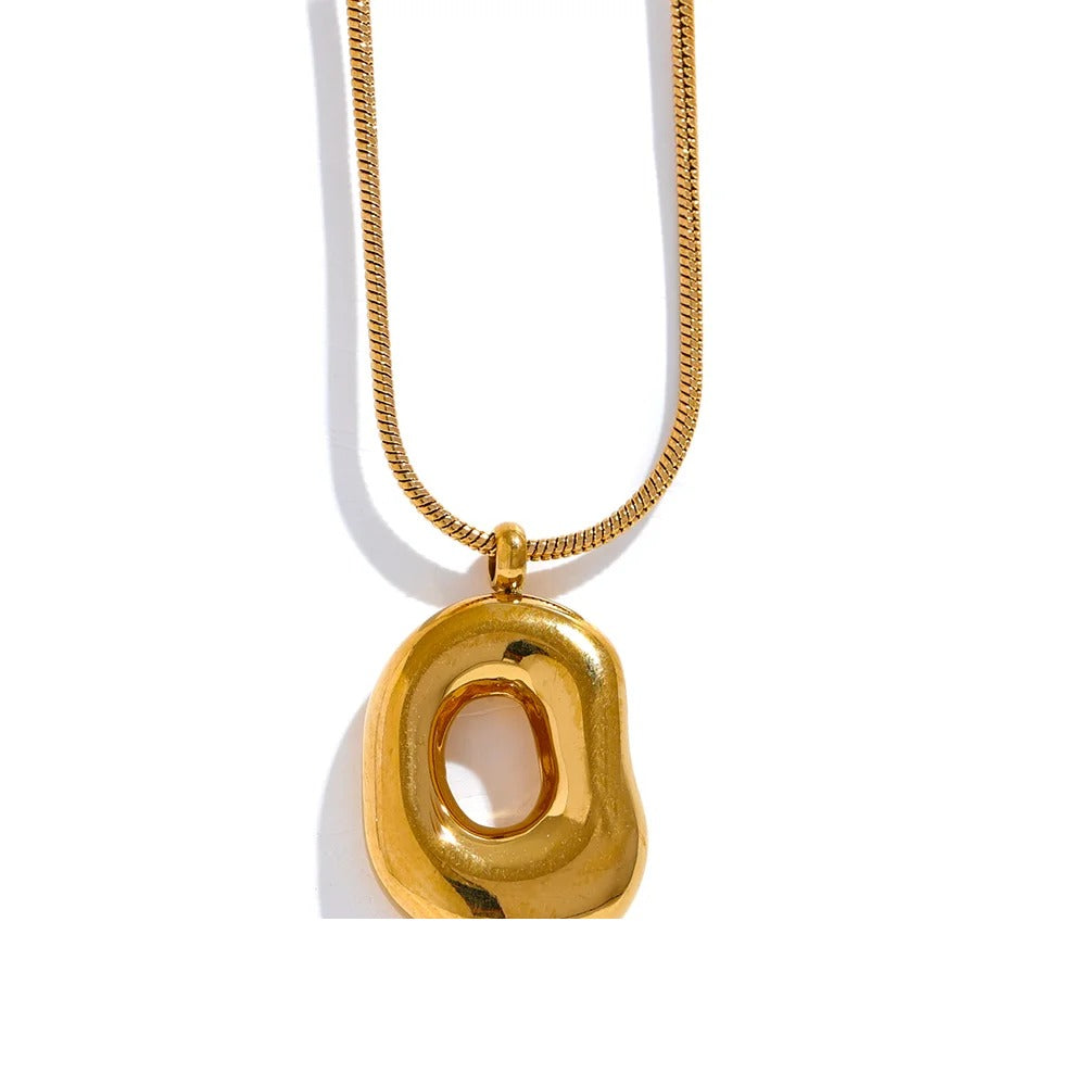 Geometric necklace in gold-plated 316L stainless steel.