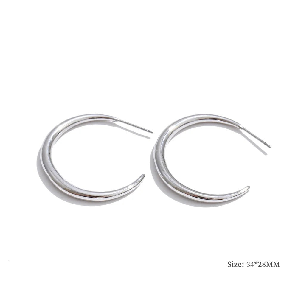 Geometric earrings in gold-plated stainless steel.