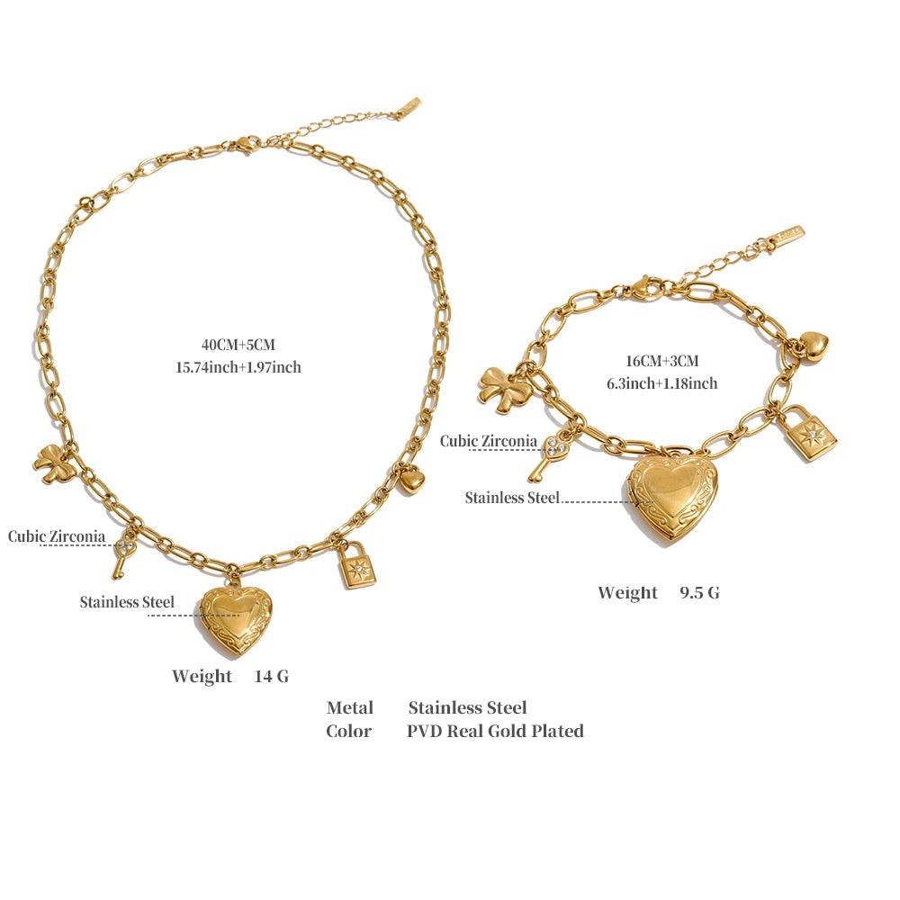 Heart necklace in gold-plated stainless steel.