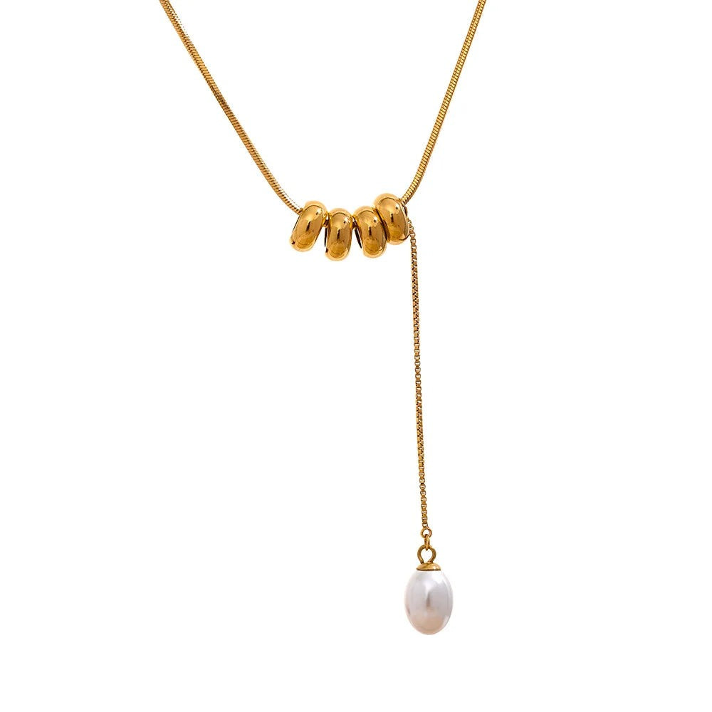 Gold-plated stainless steel necklace with pearl pendant.