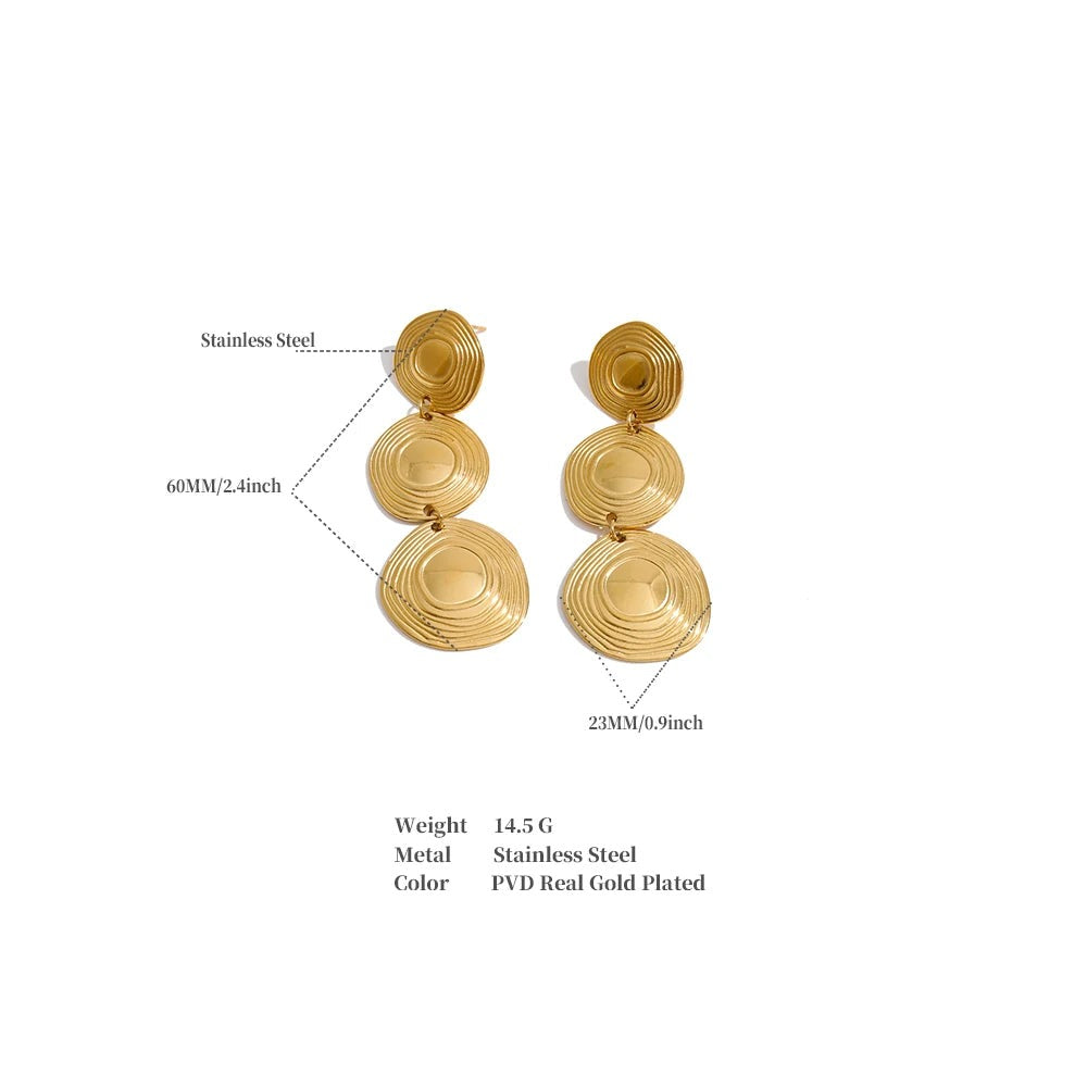 Geometric earrings in gold-plated stainless steel.