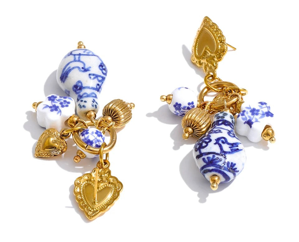 Heart flower geometric earrings in gold-plated stainless steel.