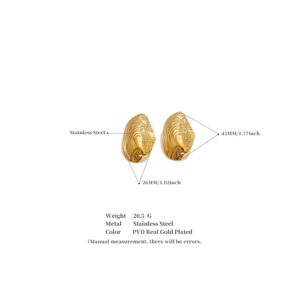 Geometric earrings in gold-plated stainless steel.