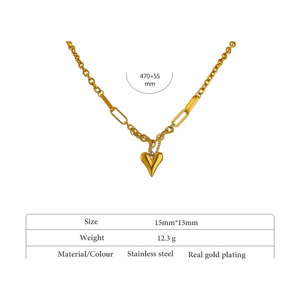 Heart hammered geometric necklace in 18K gold-plated stainless steel.