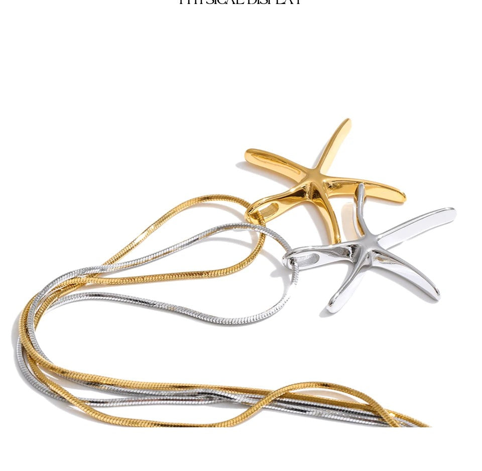 Star geometric necklace in gold-plated stainless steel.