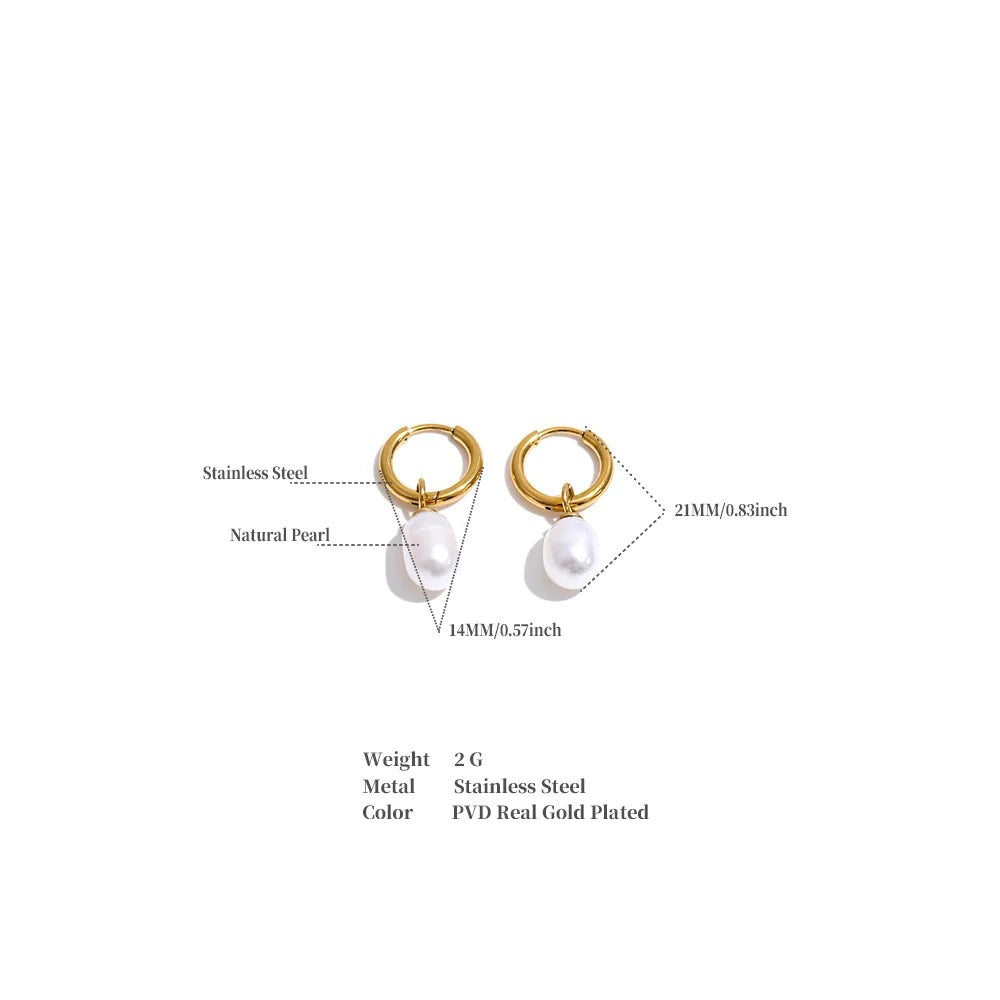 Freshwater pearl geometric earrings in gold-plated stainless steel with freshwater pearl.