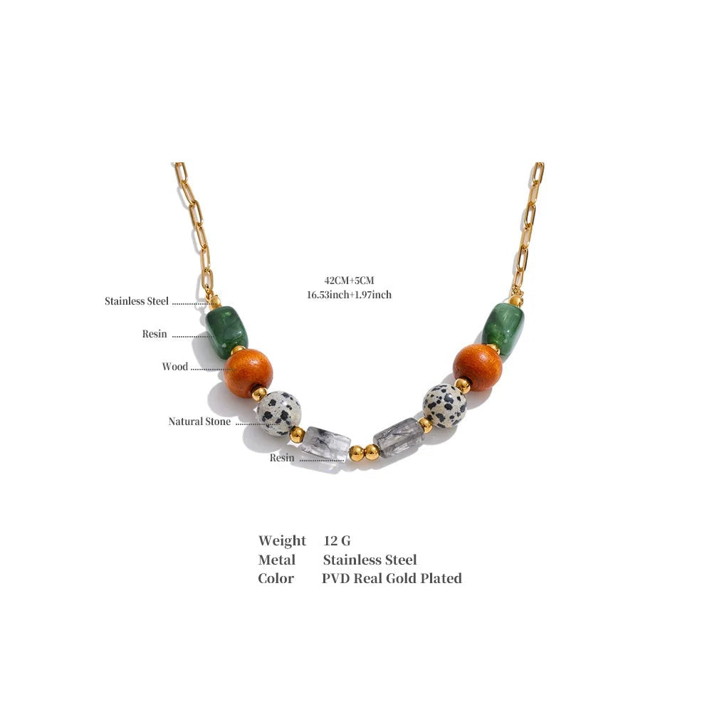 Resin natural stone beaded necklace in gold-plated stainless steel with natural stone and resin.