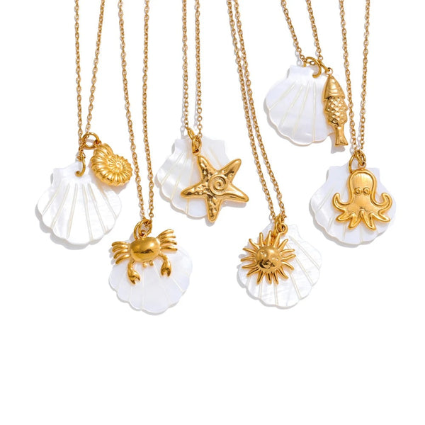 Gold-plated stainless steel necklace with shells.