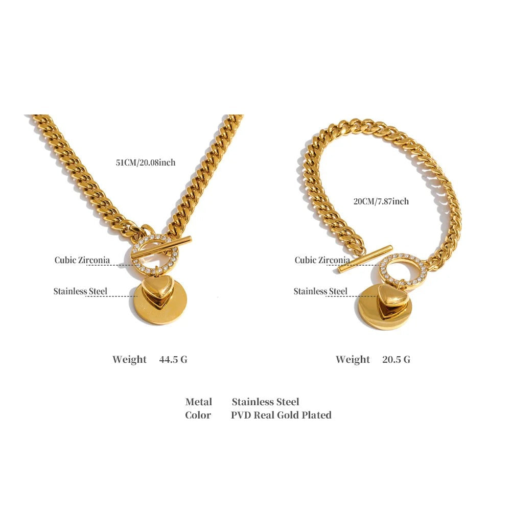 Geometric chain necklace in gold-plated stainless steel.