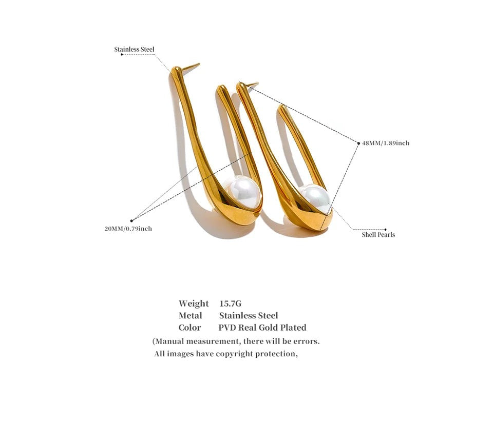 Pearl minimalist geometric earrings in gold-plated stainless steel with pearl.