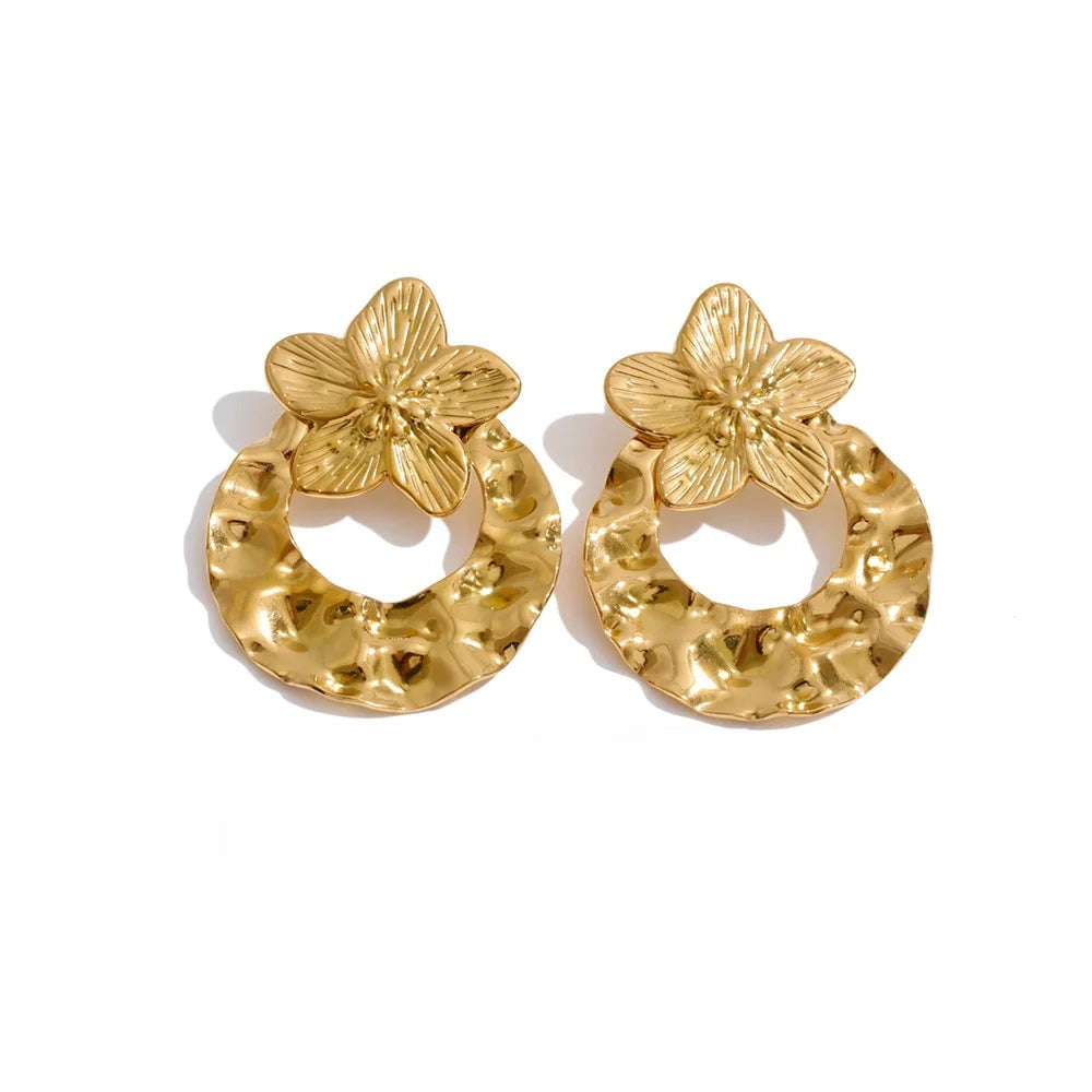 Flower Hammered Earrings — Gold-Plated Stainless Steel · PS1232