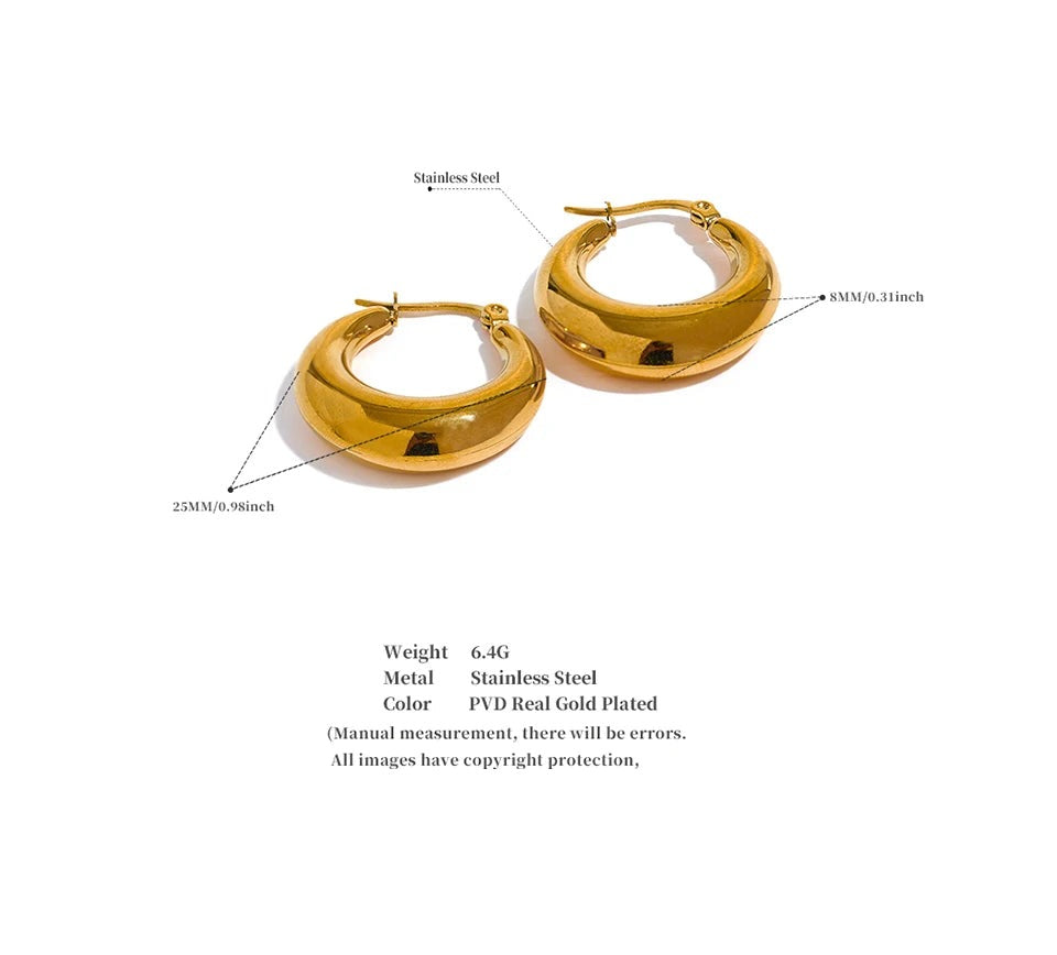 Hammered geometric earrings in 18K gold-plated stainless steel.