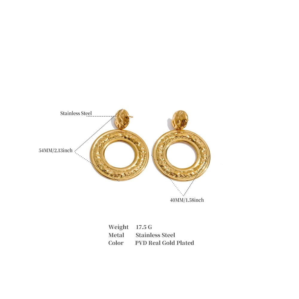 Geometric earrings in gold-plated stainless steel.