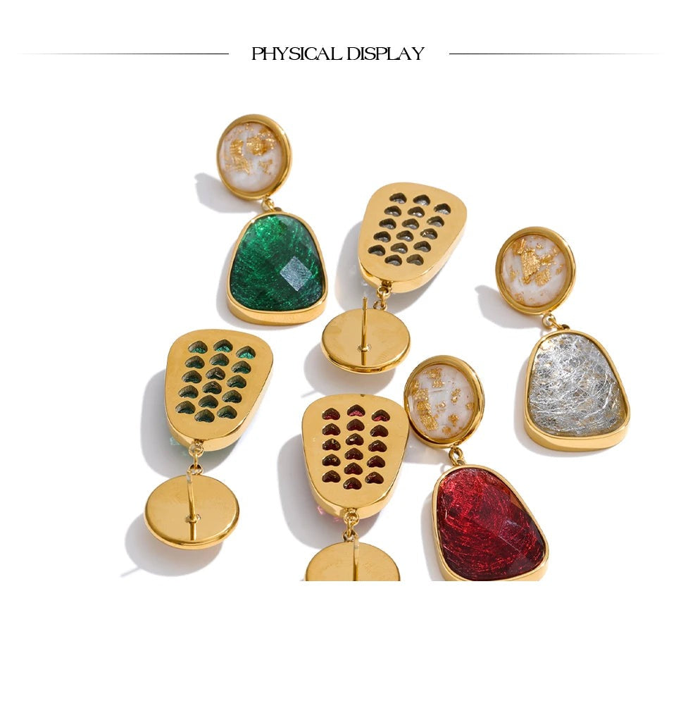 White resin multi-color earrings in gold-plated stainless steel with resin.
