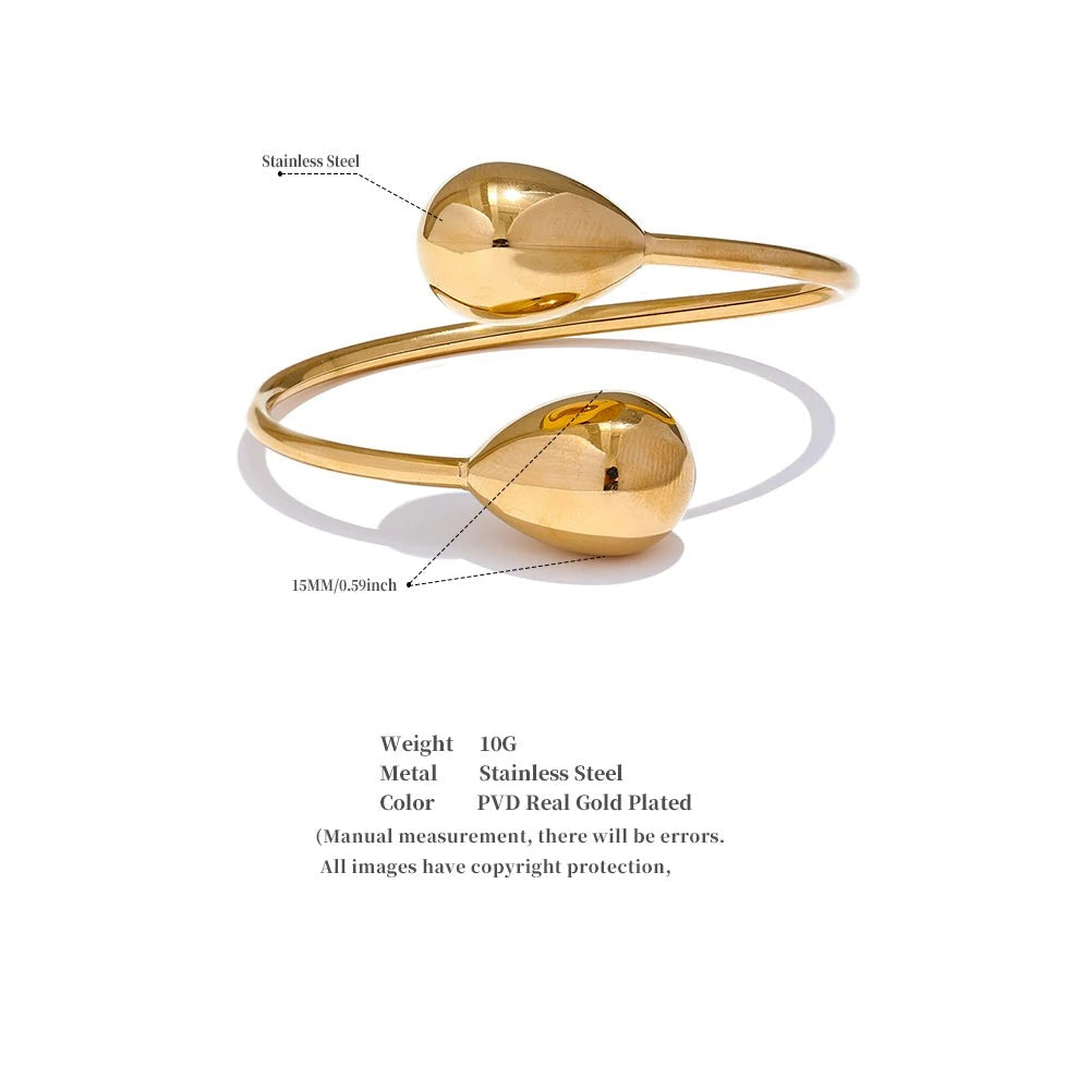 Geometric bracelet in gold-plated stainless steel.