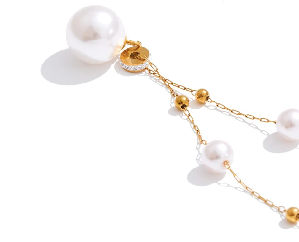 Pearl geometric chain necklace in gold-plated stainless steel with pearl.